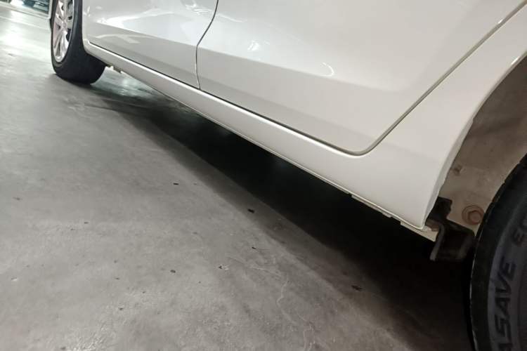 Used Honda Fit 2021 1.5L CVT Trend Edition Left Side Sill