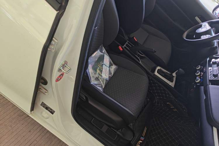 Used Honda Fit 2021 1.5L CVT Trend Edition Right Front Seat