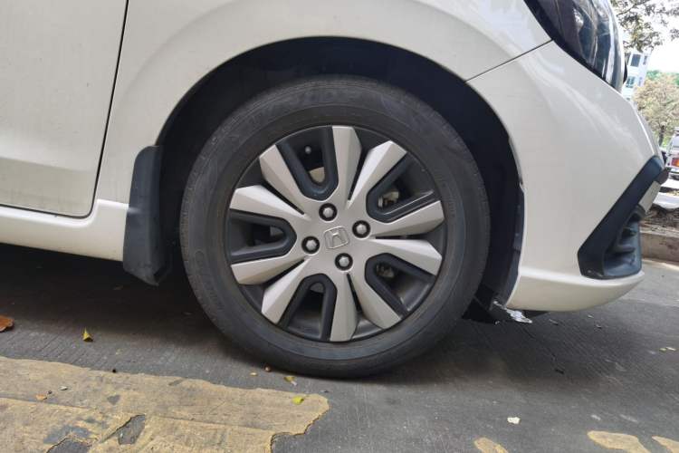 Used Honda Fit 2021 1.5L CVT Trendy Sports Edition Right Front Wheel Hub