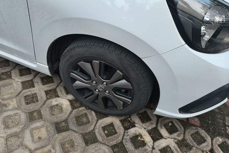 Used Honda Fit 2021 1.5L CVT Trendy Sports Edition Right Front Wheel Hub