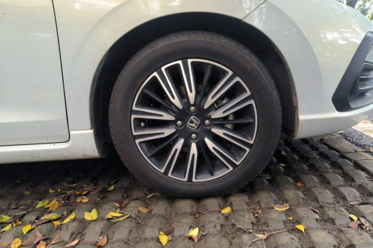 Used Honda Fit 2021 1.5L CVT Trendy Run Pro Edition Right Front Wheel Hub