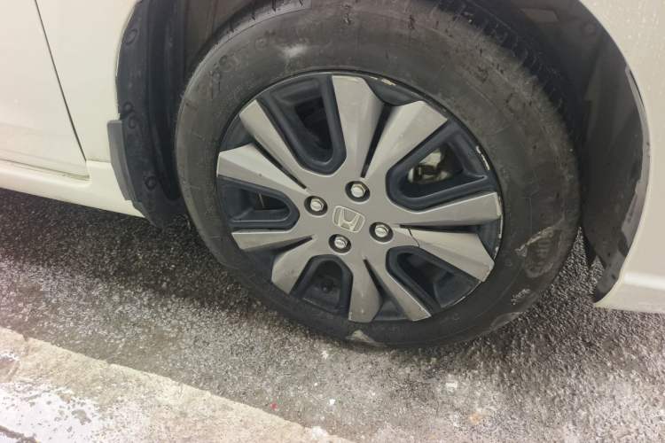 Used Honda Fit 2021 1.5L CVT Trendy Sports Edition Right Front Wheel Hub