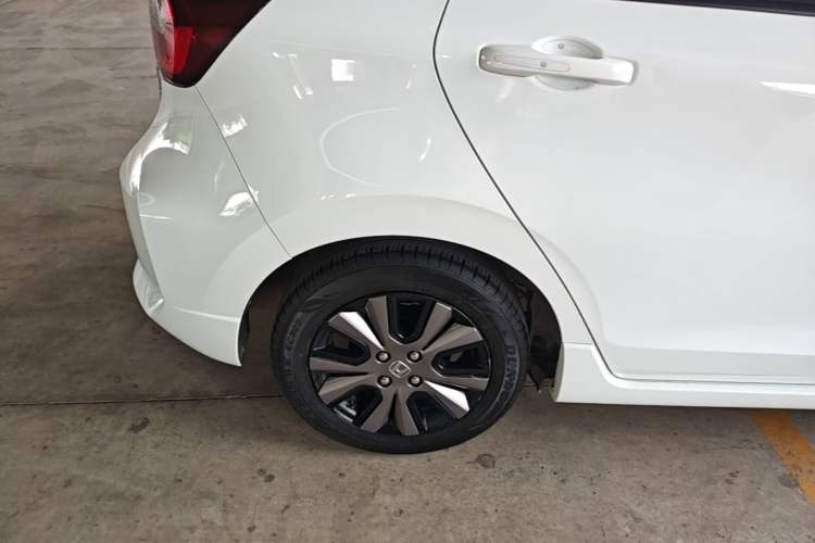 Used Honda Fit 2021 1.5L CVT Trendy Sports Edition Right Rear Wheel Hub