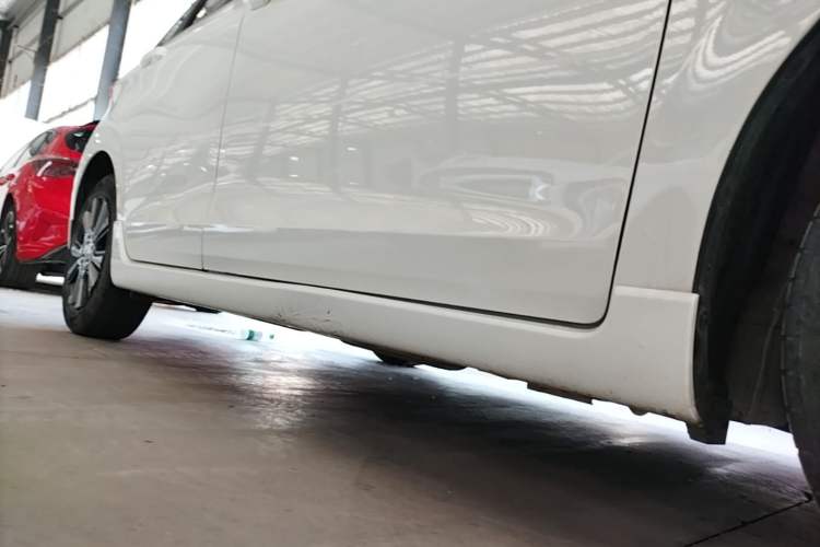 Used Honda Fit 2021 1.5L CVT Trendy Sports Edition Right Side Sill