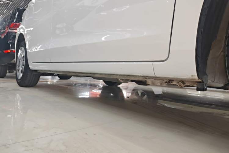 Used Honda Fit 2021 1.5L CVT Trend Edition Right Side Sill
