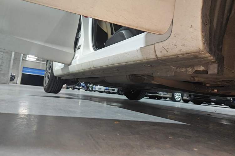 Used Honda Fit 2021 1.5L CVT Trendy Edition Right Side Sill