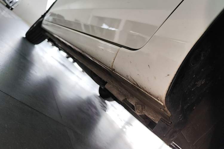 Used Honda Fit 2021 1.5L CVT Trendy Edition Right Side Sill