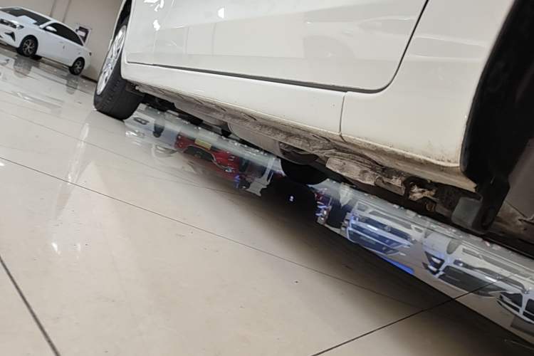 Used Honda Fit 2021 1.5L CVT Trend Edition Right Side Sill