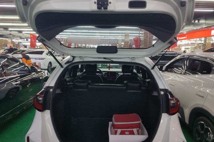 Used Honda Fit 2021 1.5L CVT Trend Edition Trunk