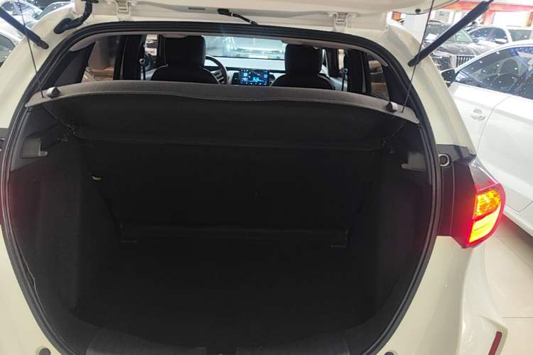 Used Honda Fit 2021 1.5L CVT Trend Edition Trunk