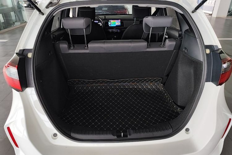 Used Honda Fit 2021 1.5L CVT Trendy Edition Trunk