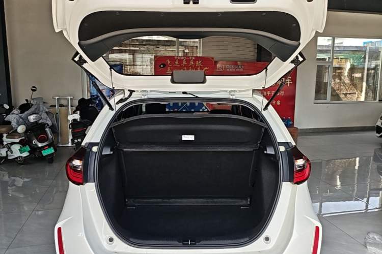 Used Honda Fit 2021 1.5L CVT Trend Edition Trunk
