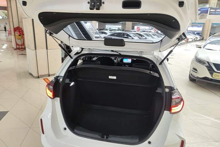 Used Honda Fit 2021 1.5L CVT Trend Edition Trunk