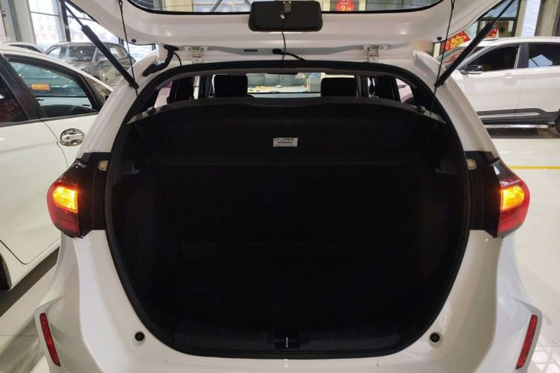 Used Honda Fit 2021 1.5L CVT Trend Edition Trunk