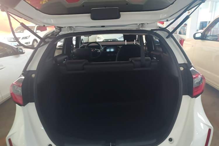Used Honda Fit 2021 1.5L CVT Trendy Edition Trunk