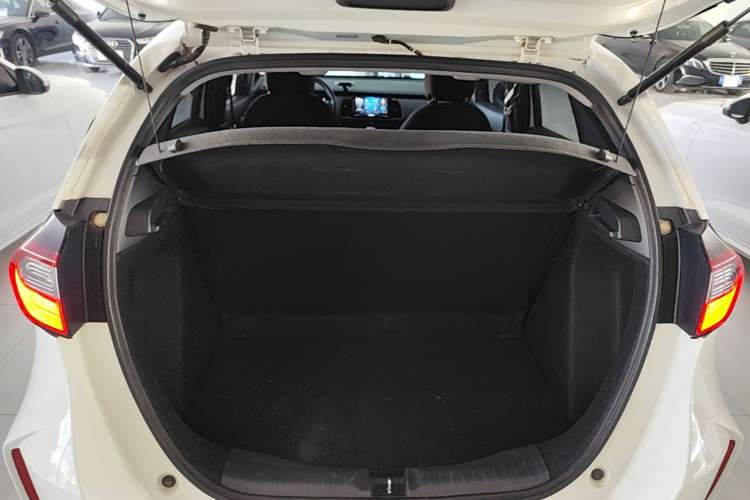Used Honda Fit 2021 1.5L CVT Trend Edition Trunk