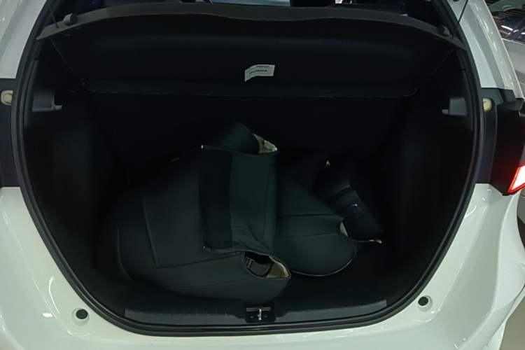 Used Honda Fit 2021 1.5L CVT Trend Edition Trunk