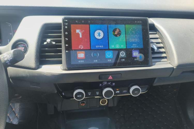 Used Honda Fit 2022 1.5L CVT Trendy Sunroof Edition Audio And AC Panel