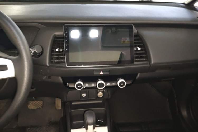 Used Honda Fit 2022 1.5L CVT Trendy Sunroof Edition Audio And AC Panel