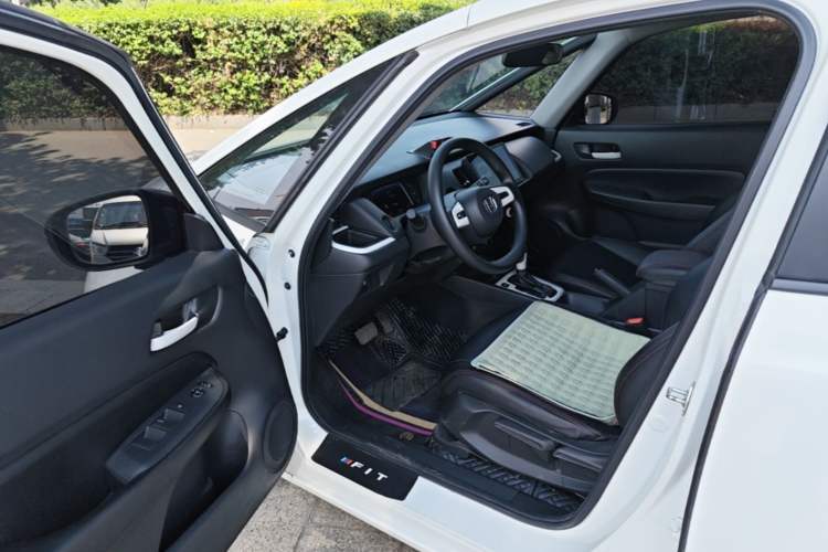 Used Honda Fit 2022 1.5L CVT Trendy Sunroof Edition Driver Seat