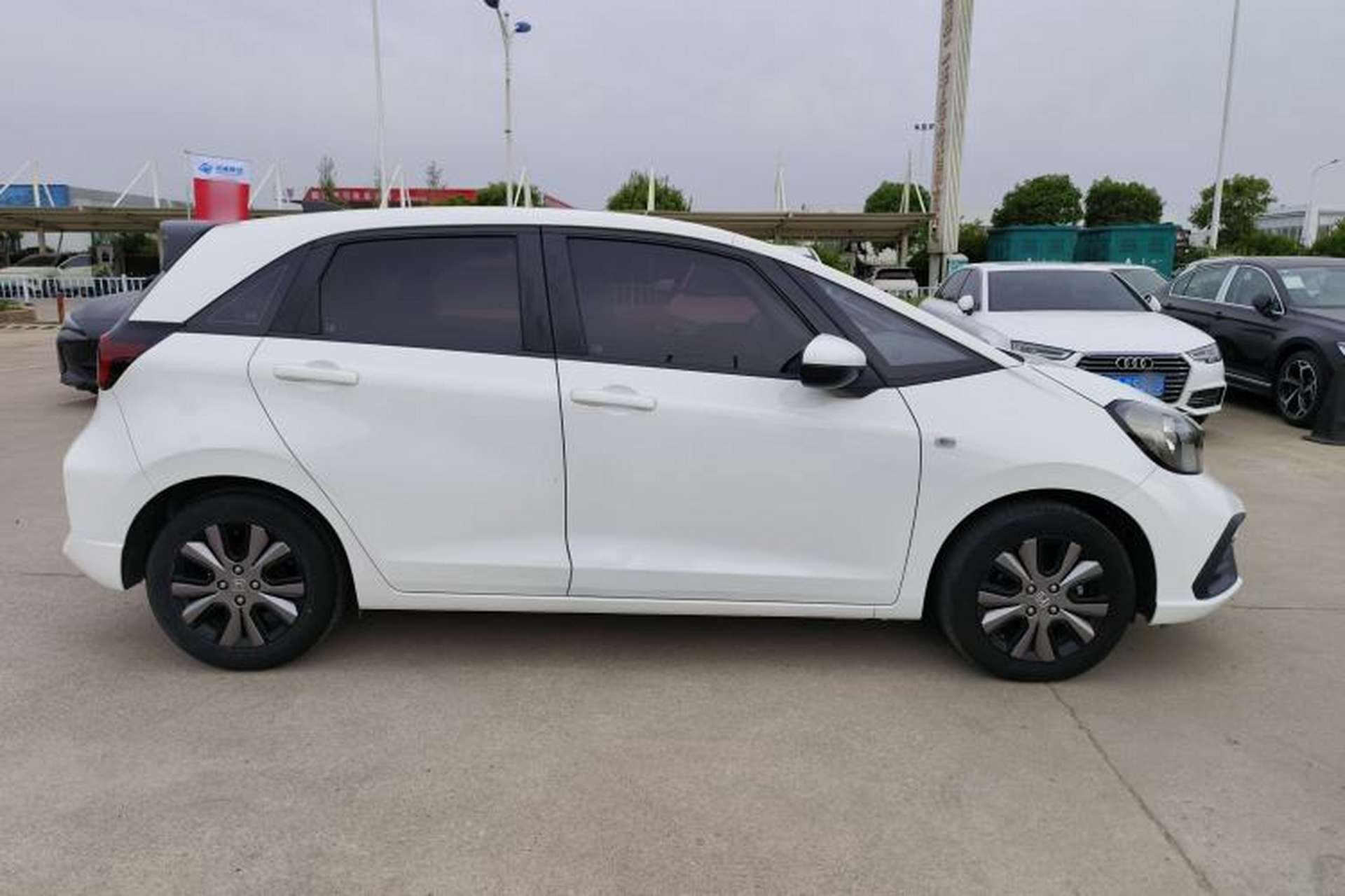 Used Honda Fit 2022 1.5L CVT Trendy Sunroof Edition Exterior 2