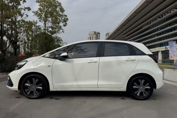 Used Honda Fit 2022 1.5L CVT Trendy Sunroof Edition Exterior 3