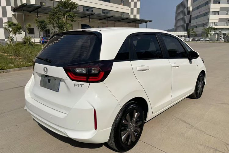 Used Honda Fit 2022 1.5L CVT Trendy Sunroof Edition Exterior 3