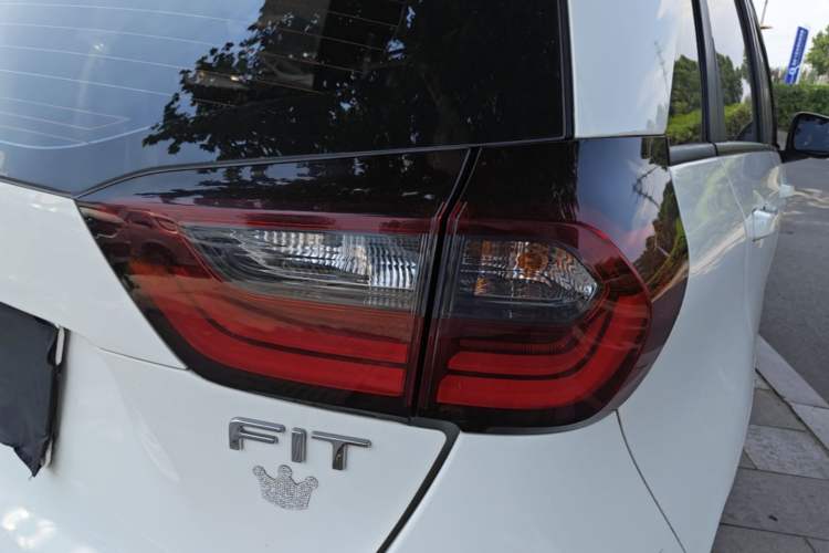 Used Honda Fit 2022 1.5L CVT Trendy Sunroof Edition Exterior 3