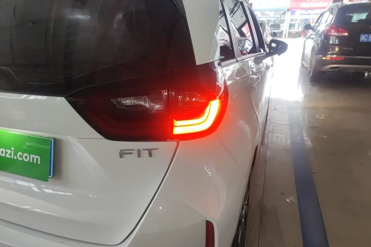 Used Honda Fit 2022 1.5L CVT Trendy Sunroof Edition Exterior 3