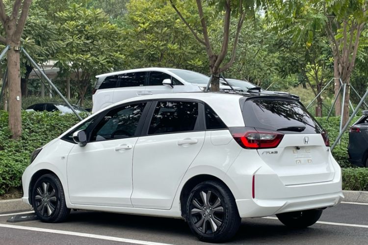 Used Honda Fit 2022 1.5L CVT Trendy Sunroof Edition Exterior 3