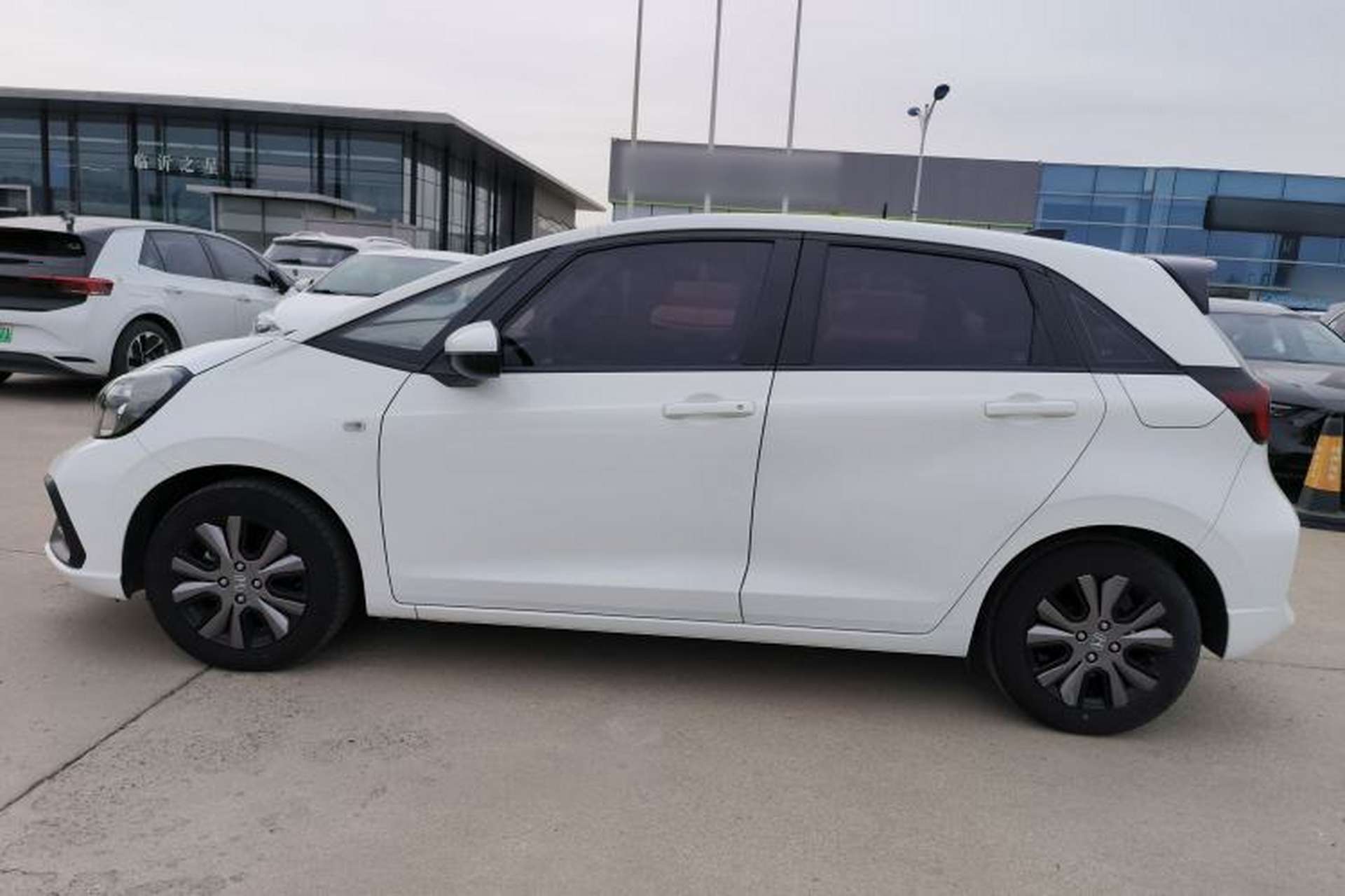 Used Honda Fit 2022 1.5L CVT Trendy Sunroof Edition Exterior 3