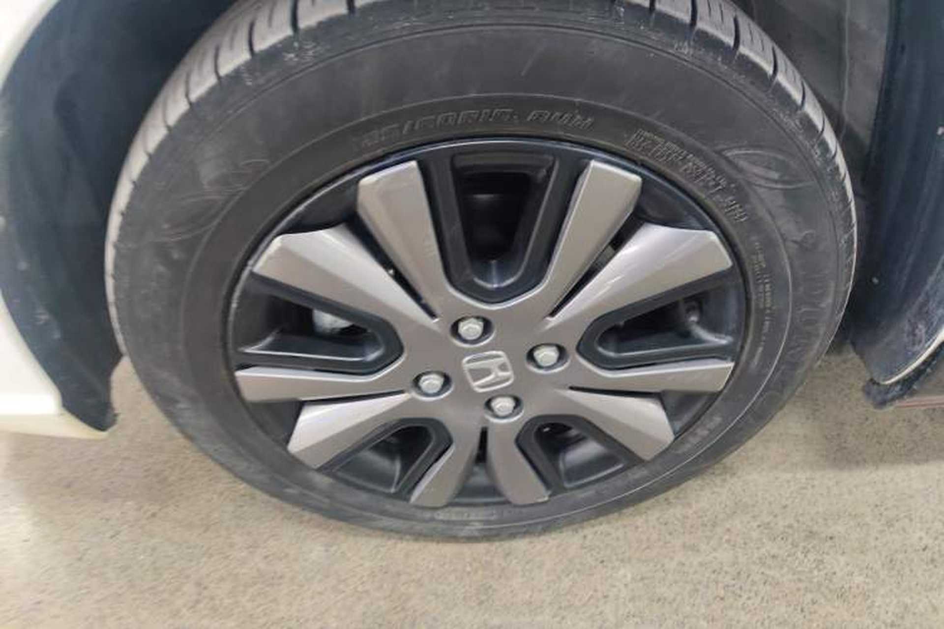 Used Honda Fit 2022 1.5L CVT Trendy Sunroof Edition Exterior 4