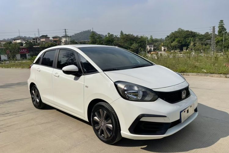 Used Honda Fit 2022 1.5L CVT Trendy Sunroof Edition Exterior 4