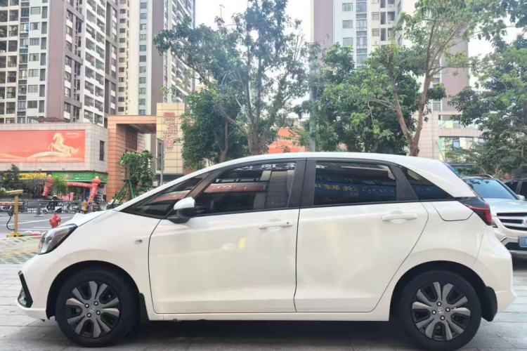 Used Honda Fit 2022 1.5L CVT Trendy Sunroof Edition Exterior 5