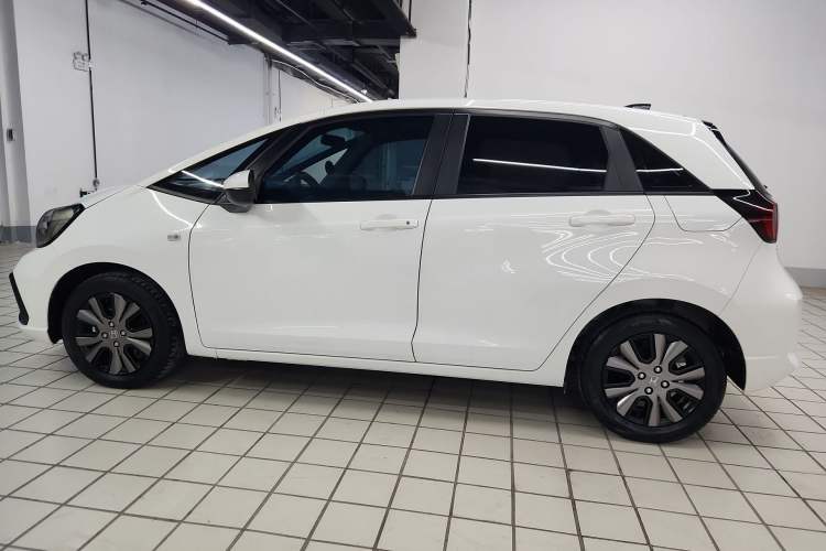 Used Honda Fit 2022 1.5L CVT Trendy Sunroof Edition Exterior 5