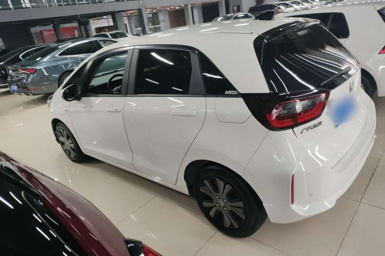 Used Honda Fit 2022 1.5L CVT Trendy Sunroof Edition Exterior 5
