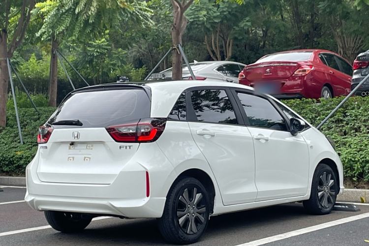 Used Honda Fit 2022 1.5L CVT Trendy Sunroof Edition Exterior 5