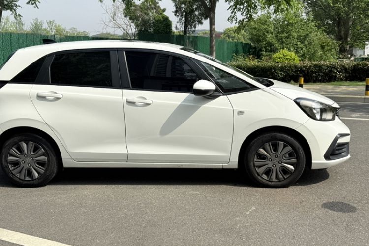 Used Honda Fit 2022 1.5L CVT Trendy Sunroof Edition Exterior 5