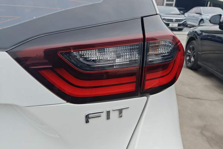 Used Honda Fit 2022 1.5L CVT Trendy Sunroof Edition Exterior 6