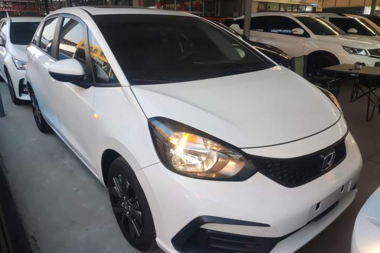 Used Honda Fit 2022 1.5L CVT Trendy Sunroof Edition Front Right 45 Deg
