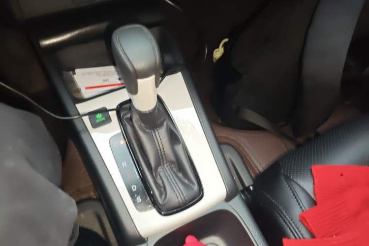 Used Honda Fit 2022 1.5L CVT Trendy Sunroof Edition Gear Lever