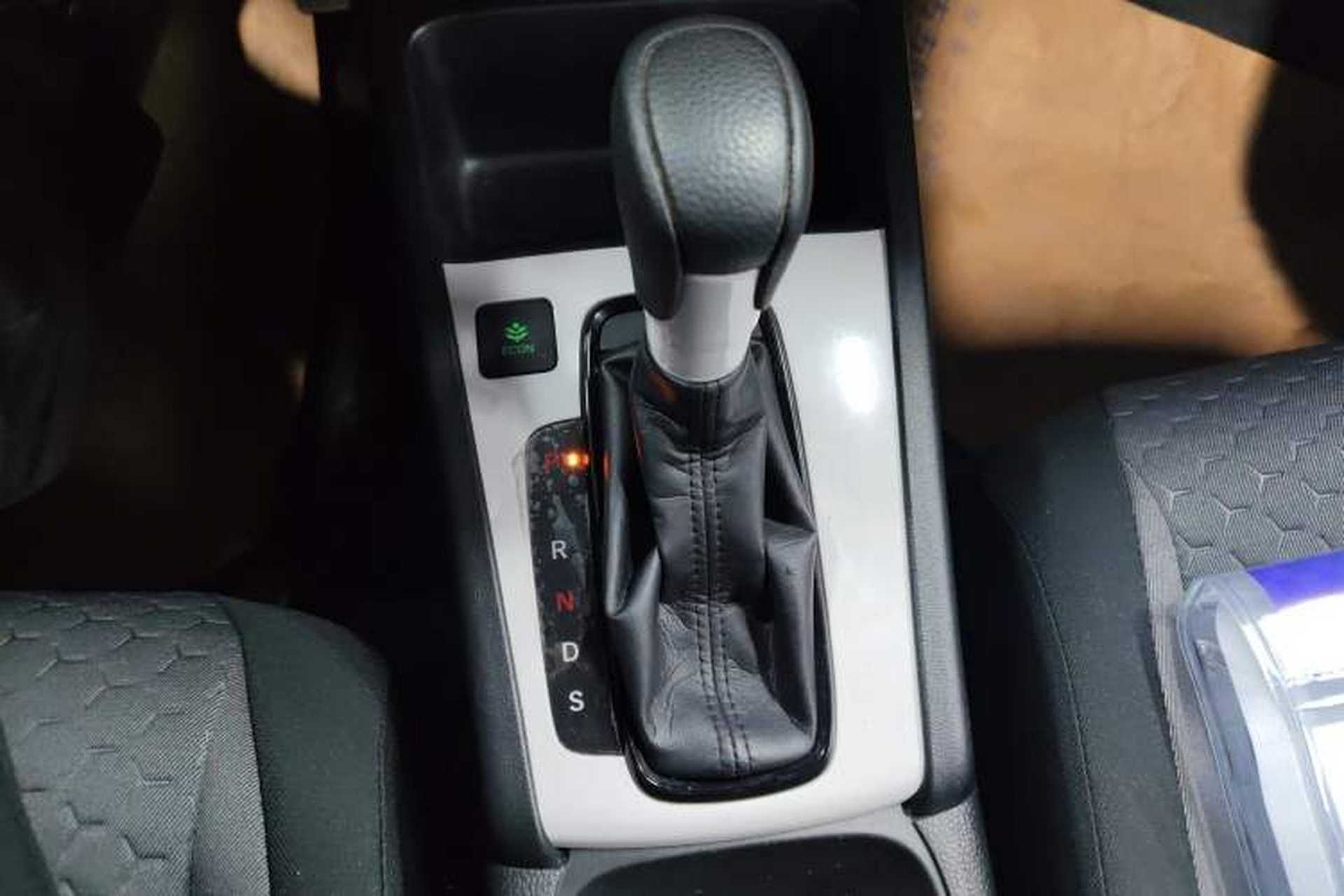 Used Honda Fit 2022 1.5L CVT Trendy Sunroof Edition Gear Lever