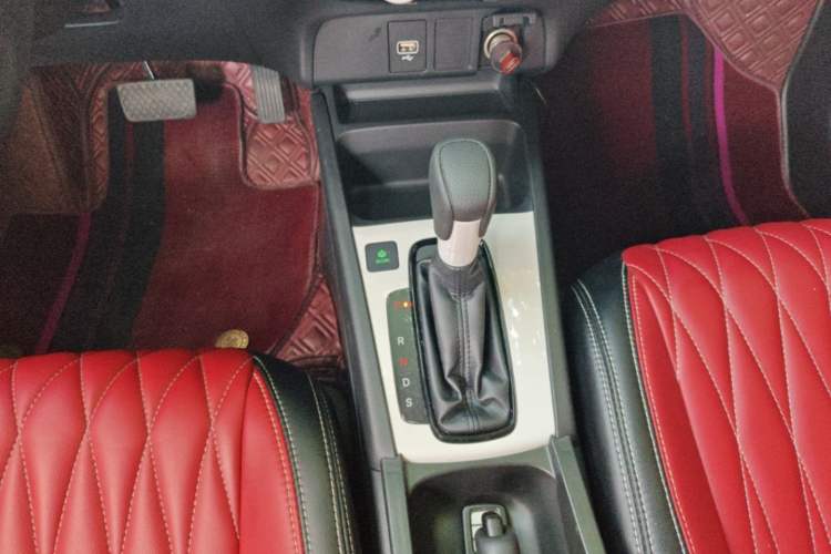 Used Honda Fit 2022 1.5L CVT Trendy Sunroof Edition Gear Lever