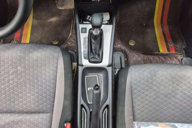 Used Honda Fit 2022 1.5L CVT Trendy Sunroof Edition Gear Lever