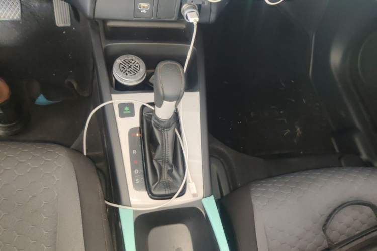 Used Honda Fit 2022 1.5L CVT Trendy Sunroof Edition Gear Lever
