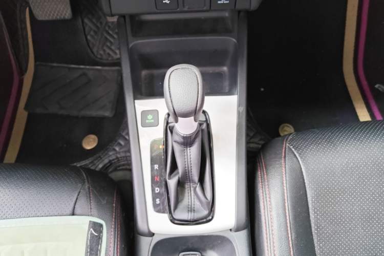 Used Honda Fit 2022 1.5L CVT Trendy Sunroof Edition Gear Lever