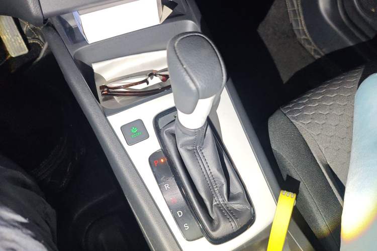 Used Honda Fit 2022 1.5L CVT Trendy Sunroof Edition Gear Lever