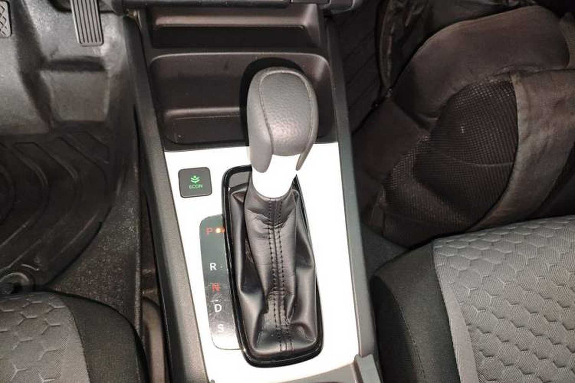 Used Honda Fit 2022 1.5L CVT Trendy Sunroof Edition Gear Lever
