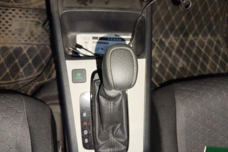 Used Honda Fit 2022 1.5L CVT Trendy Sunroof Edition Gear Lever