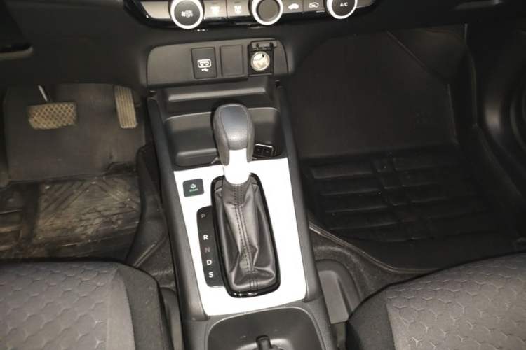 Used Honda Fit 2022 1.5L CVT Trendy Sunroof Edition Gear Lever